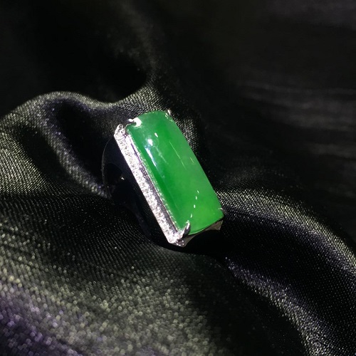 天然A貨翡翠 k金加鉆翡翠戒指